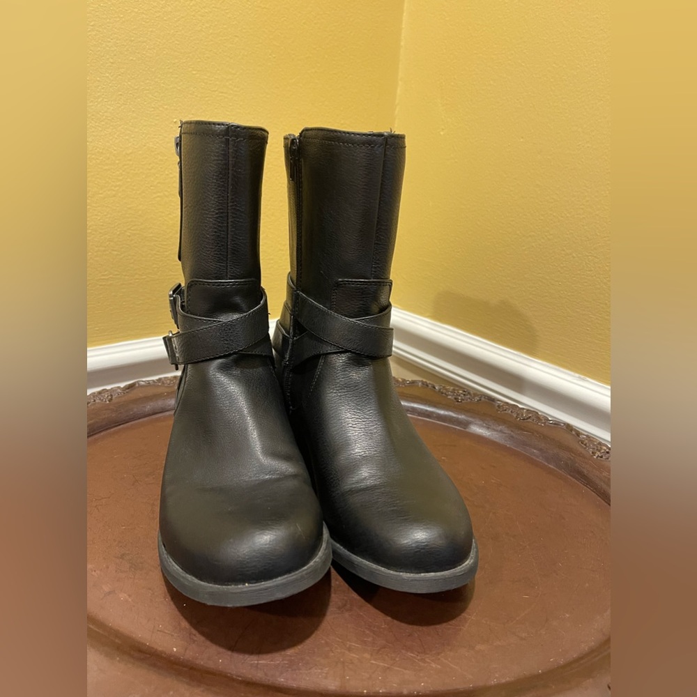 Guess Black Leather Ankle Boots with Strap